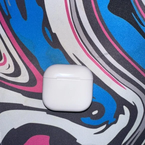 White Wireless Earbuds Case